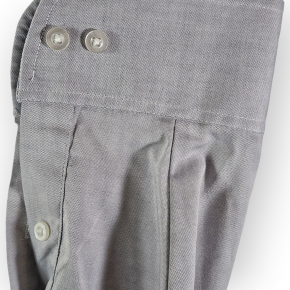 Van Heusen Grey Button-Down Long Sleeved Shirt 34/35 Wrinkle Free - Picture 8 of 12